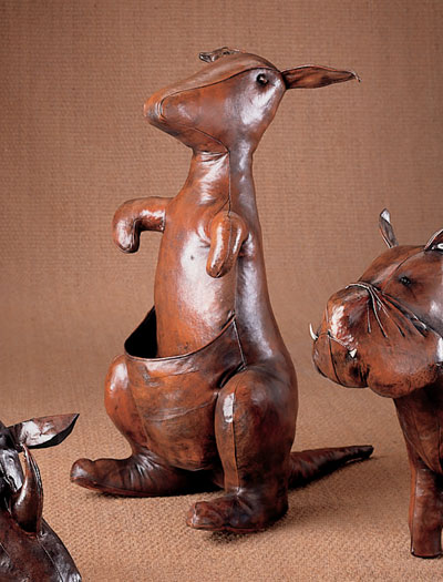 Revistero canguro - 72 x 51 x 92 (cm.)