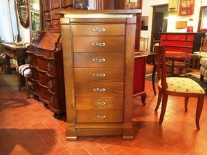 CHIFFONIER NUMANCIA, 70*40*122, NOGAL ESPAÑOL.