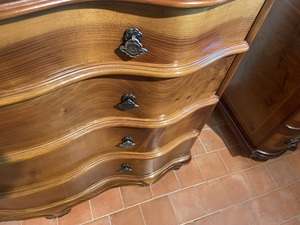COMODA VALENTI CURVA NOGAL, 108*47*88