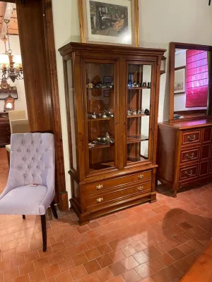 VITRINA EXPOSITORA ALMAZAN, 115*40*195, NOGAL.