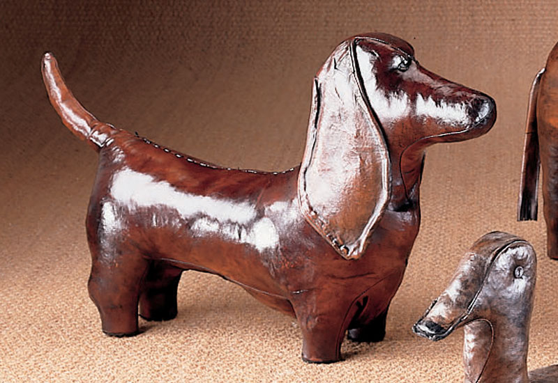 Taburete perro cesar - 77 x 23 x 45 (cm.)